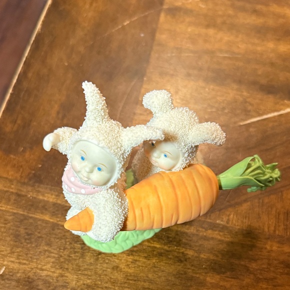 Snowbunnies Dept 56 Enough for 2 w/box in excellent used condition - Picture 6 of 8